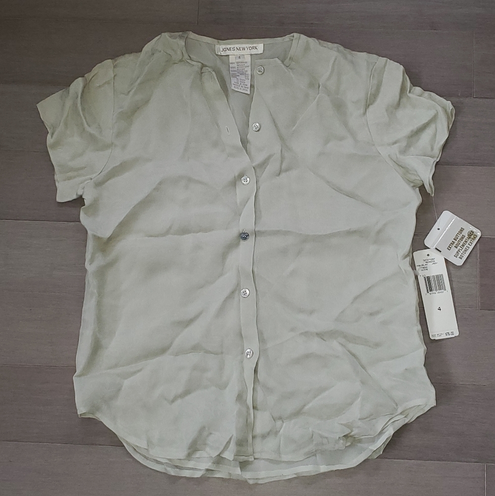 Silky NWT Jones New York top